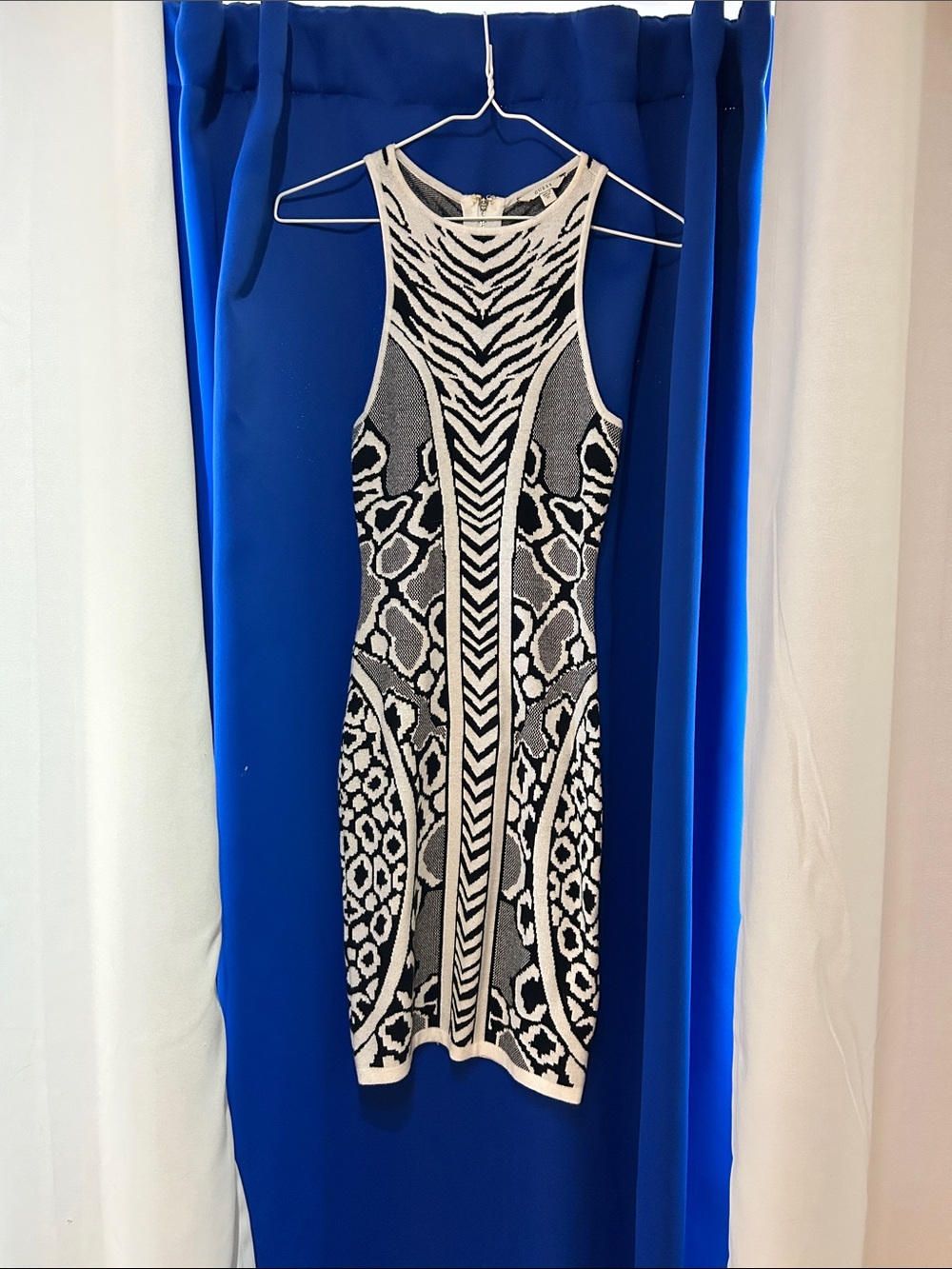 GUESS Black & White Bodycon Dress XS – Guest / Party Ready
